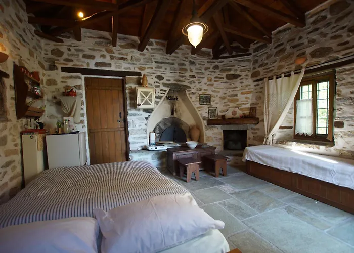 בית נופש Sweet Little -next To 'home Sweet Home'- *