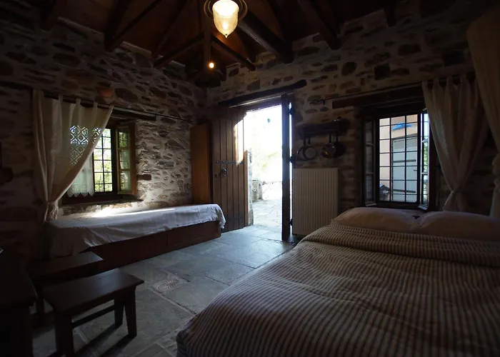 Sweet Little -next To 'home Sweet Home'- *