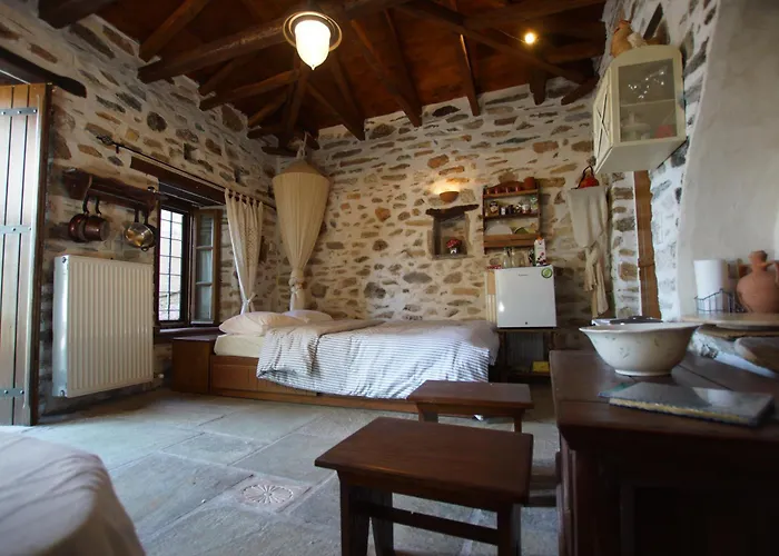 בית נופש Sweet Little -next To 'home Sweet Home'- *