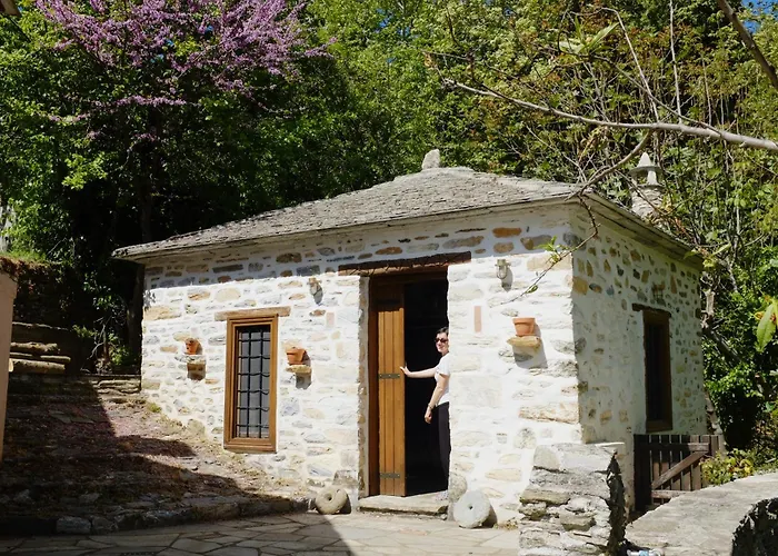 בית נופש Sweet Little -next To 'home Sweet Home'- *