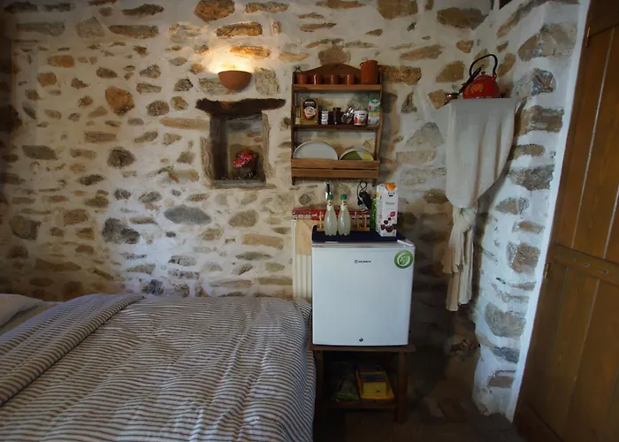 Sweet Little -next To 'home Sweet Home'- * אגיוס גיאורגיוס ניליאס